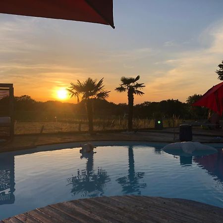 Agreable Chambre D'Hote Calme Avec Piscine Souvans Exterior photo