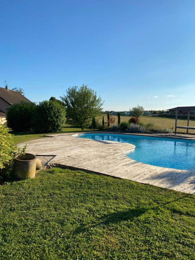 Agreable Chambre D'Hote Calme Avec Piscine Souvans Exterior photo