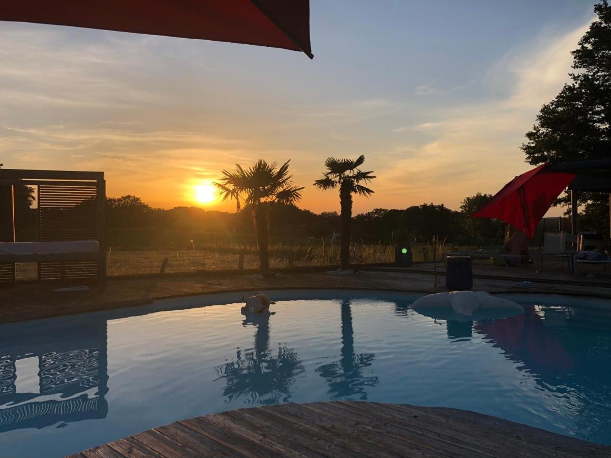 Agreable Chambre D'Hote Calme Avec Piscine Souvans Exterior photo